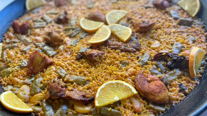 La Razón: La paella valenciana con naranja, a concurso